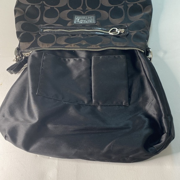 Coach Black Daisy Shoulder Bag L1281-F20064. EUC. - Picture 10 of 11